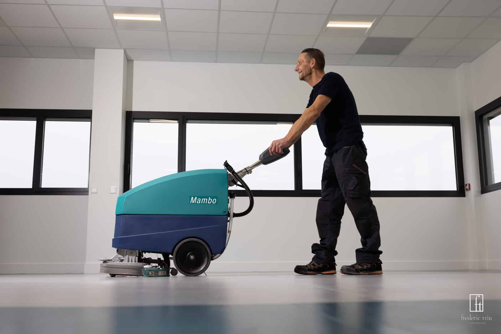 Nettoyage-espace-de-vente-Guillaume-propreté Nettoyage-espace-de-vente-Guillaume-propreté